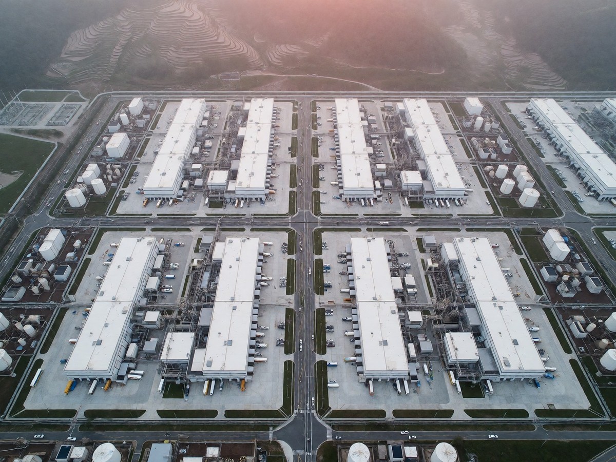 NVIDIA Blackwell Ultra supply chain shifts toward memory and substrate constraints