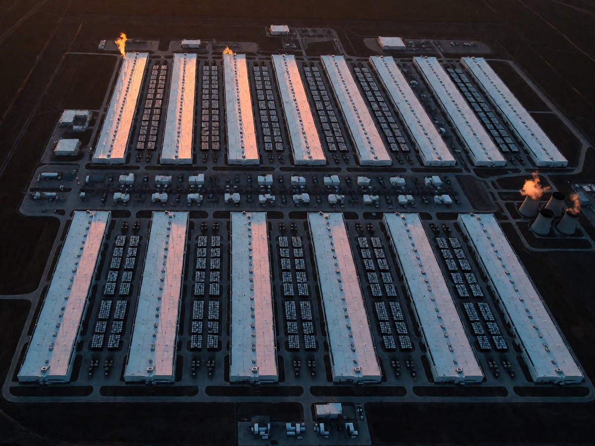 Wasted Infinity Fabric bandwidth in Mixtral 8x22B clusters