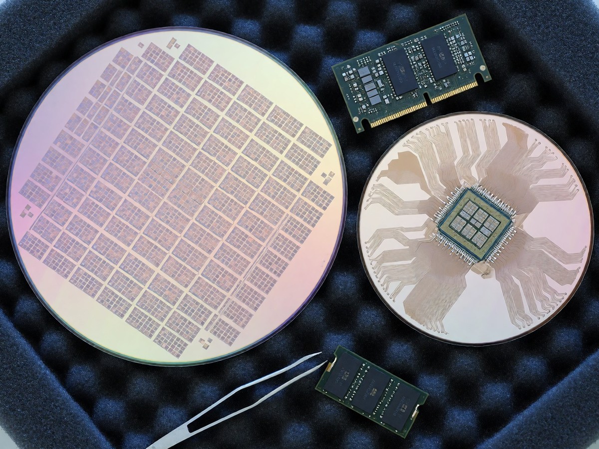 SambaNova SN50 vs Cerebras WSE-3 for large scale inference